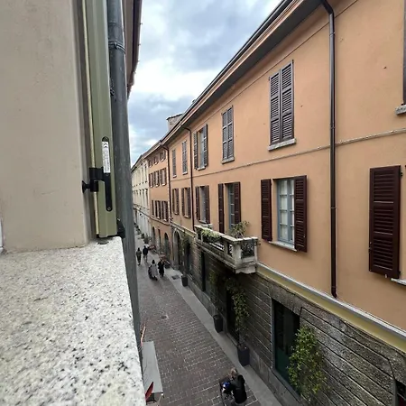 ゲストハウス Palazzo Alm 3*