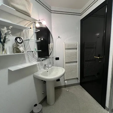 Palazzo Alm بيت ضيافة كومو