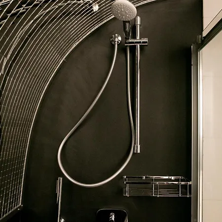 بيت ضيافة Palazzo Alm