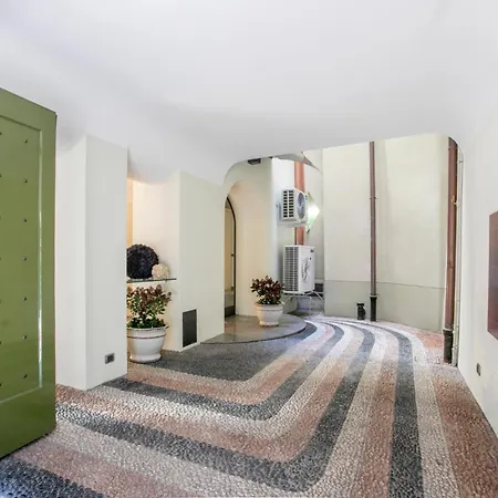 بيت ضيافة Palazzo Alm